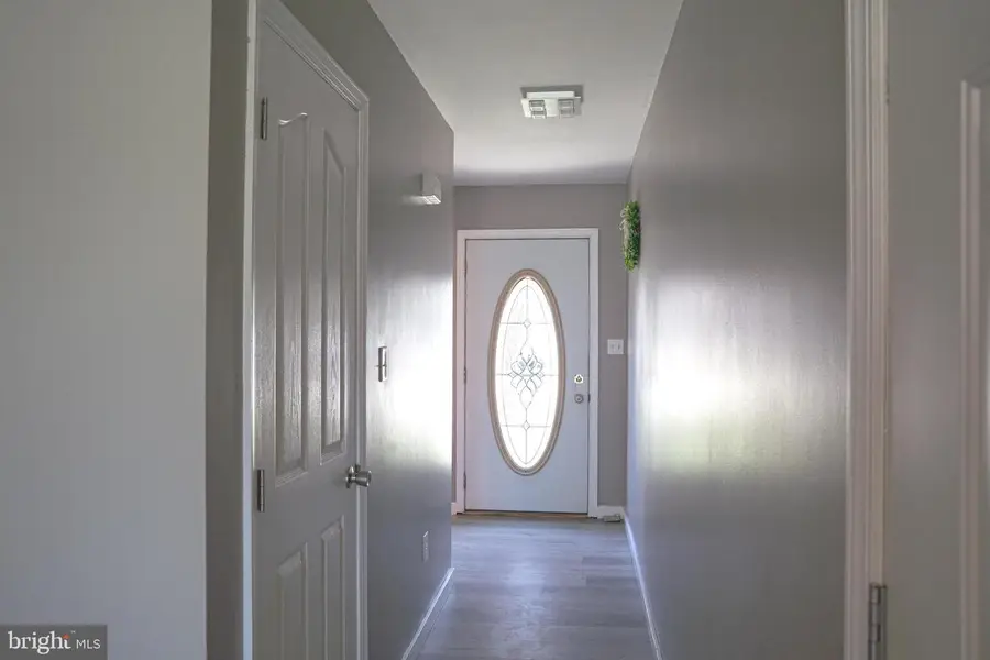 661 Hartman Ave, Hanover, PA 17331 - #2
