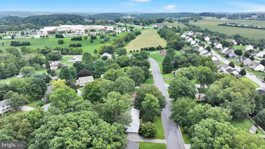 572 School Rd, York, PA 17407 - #3