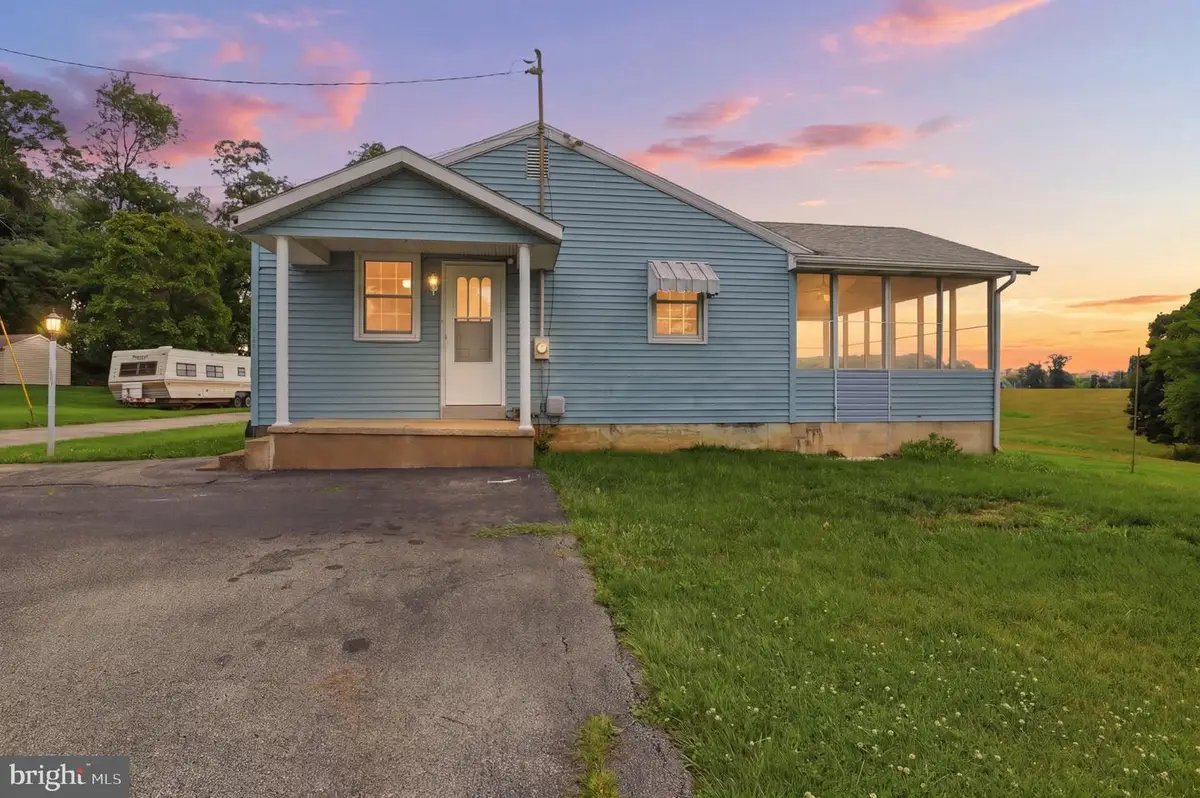 1213 S Lake Rd, Spring Grove, PA 17362 - #1