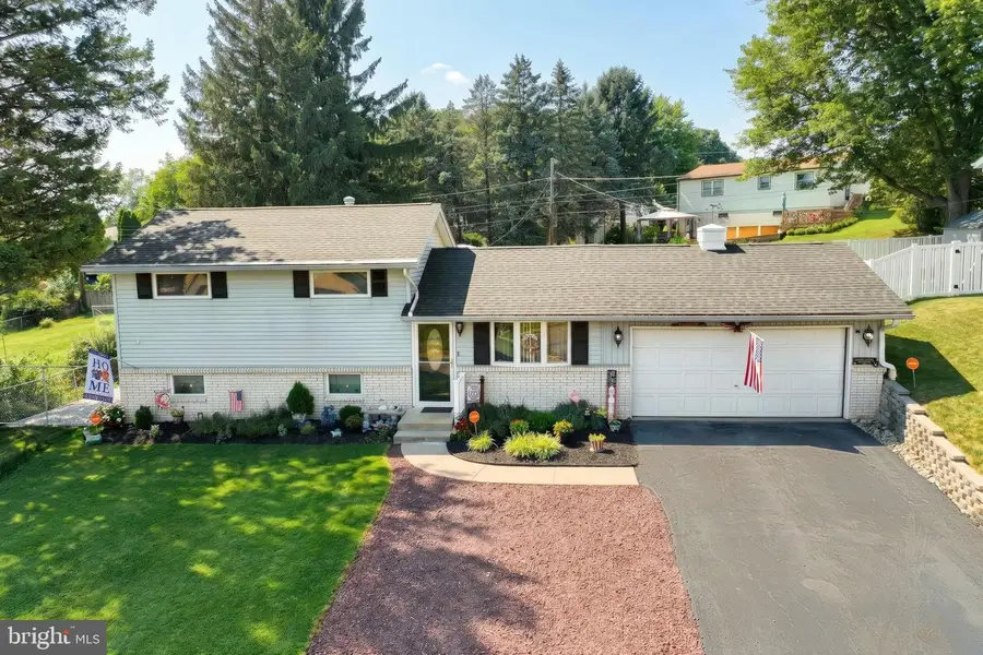 345 Canary Cir, York, PA 17404 - #2