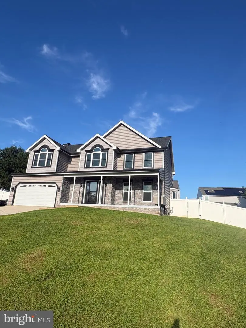 75 Lee St, Stewartstown, PA 17363 - #2