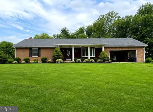 9520 Carlisle Rd, DILLSBURG, PA 17019