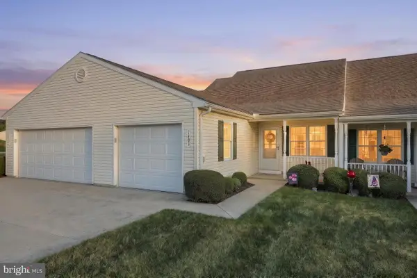 1403 Chami Dr #5, SPRING GROVE, PA 17362