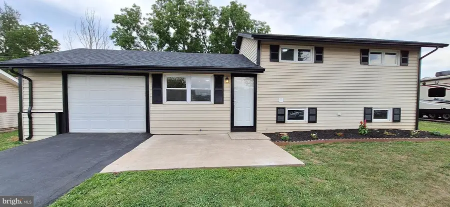 3140 Lark Dr, York, PA 17404 - #2