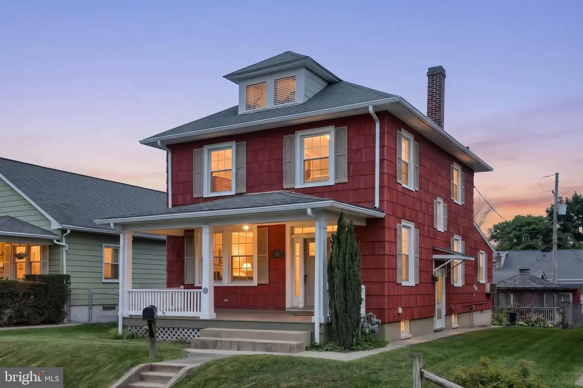 526 Fulton St, Hanover, PA 17331 - #1