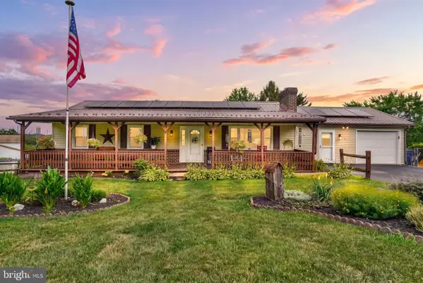 1926 Cedar Dr, SPRING GROVE, PA 17362