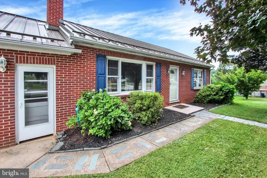 58 Main St, Yorkana, PA 17406 - #3