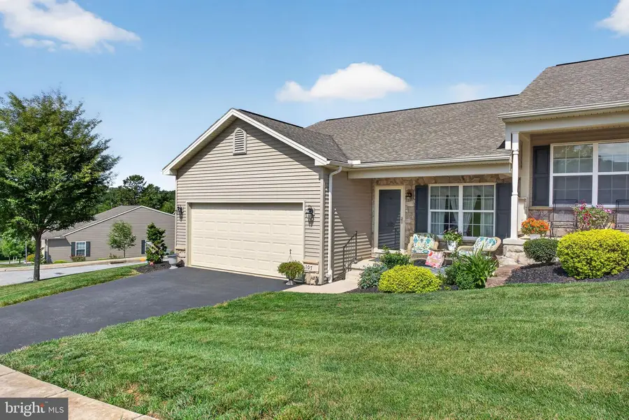 107 Shetland Dr #106, Red Lion, PA 17356 - #2