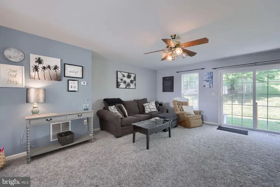 2762 Hunters Crest Dr, York, PA 17402 - #2