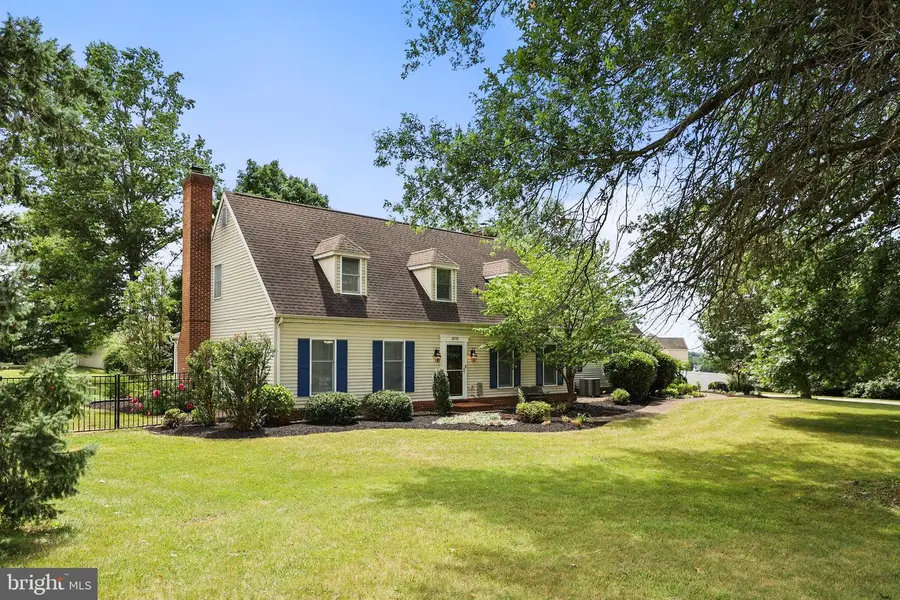 1575 Greenbriar Rd, York, PA 17404 - #2