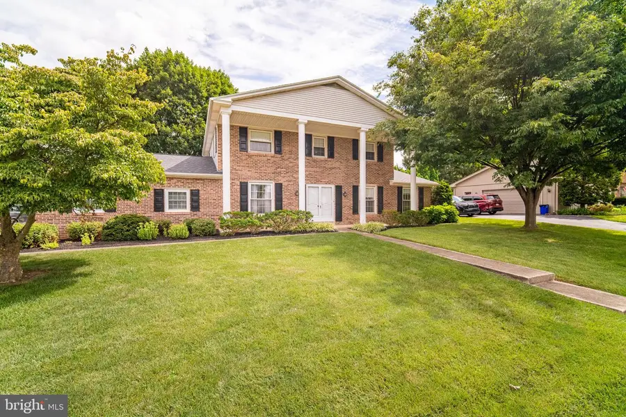 425 Meridian Ln, York, PA 17402 - #3