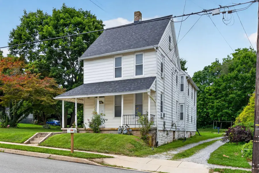 154 S Main St, Seven Valleys, PA 17360 - #2