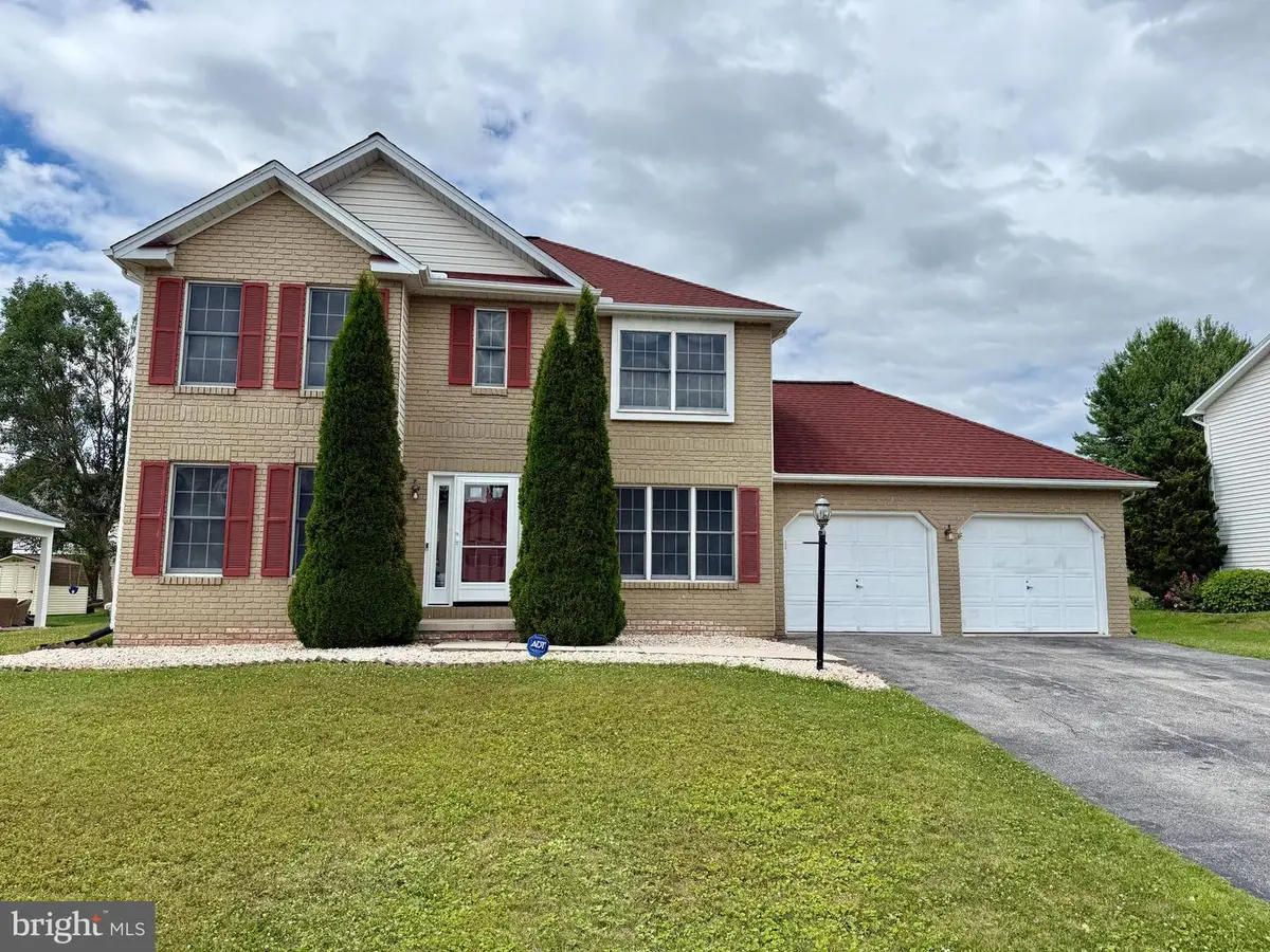2720 Sparrow Dr, York, PA 17408 - #1