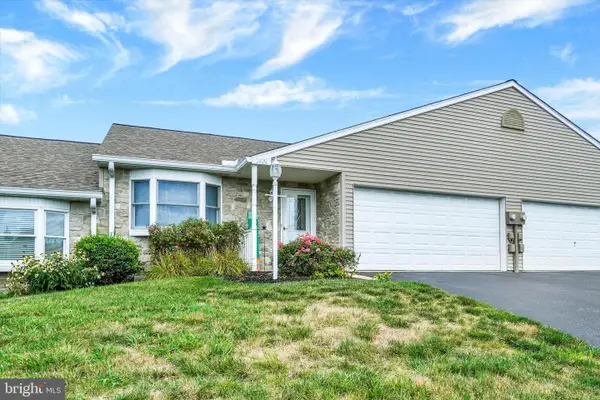 2426 Winterberry Ln, YORK, PA 17406