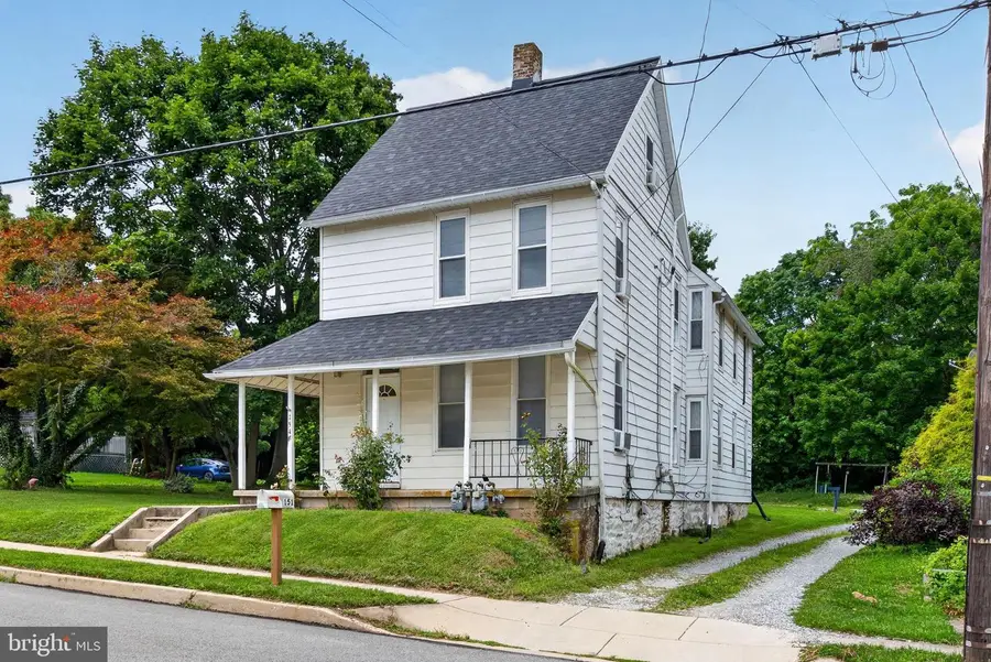 154 S Main St, Seven Valleys, PA 17360 - #2