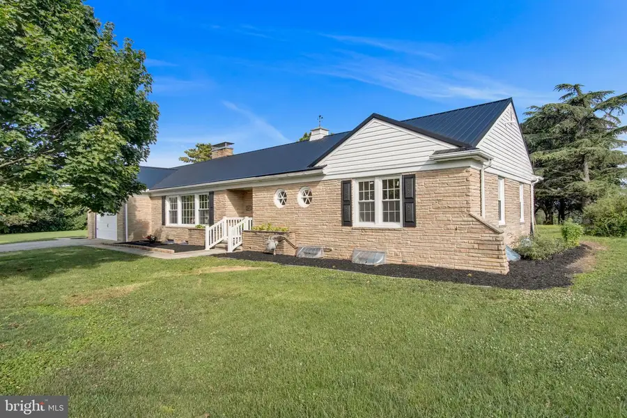 5631 Lischeys Church Rd, Spring Grove, PA 17362 - #3