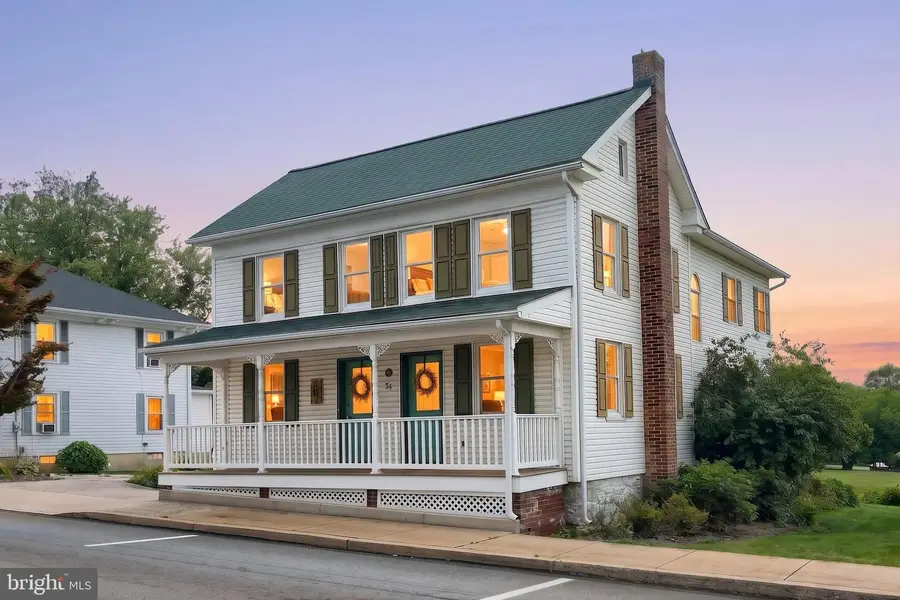 34 N Main St, York New Salem, PA 17371 - #2