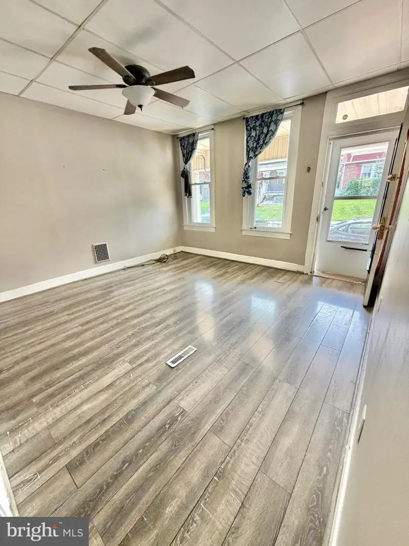 1221 W Poplar St, York, PA 17404 - #3