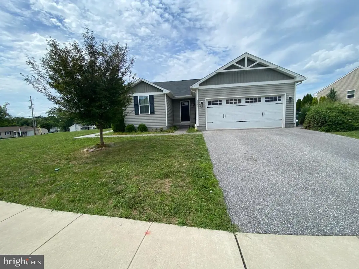3190 Fox Ridge East Dr, Dover, PA 17315 - #1