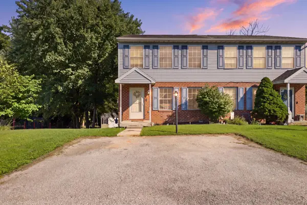 2027 Wyatt Cir, DOVER, PA 17315