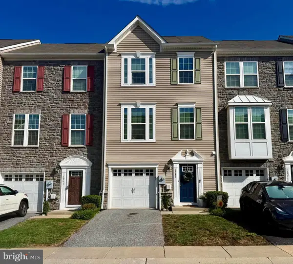 1247 Rannoch Ln, YORK, PA 17403