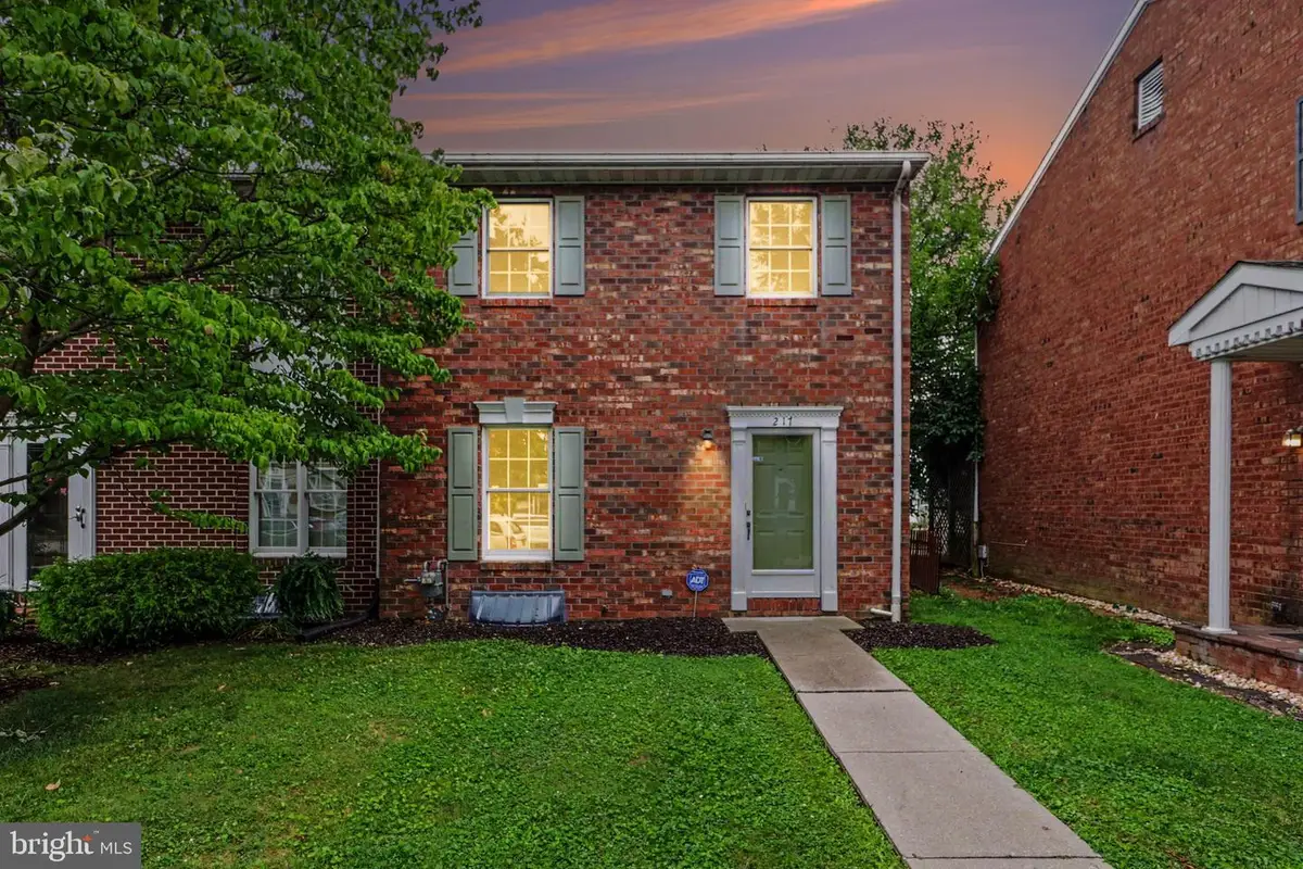 217 Georgetown Cir, Hanover, PA 17331 - #1