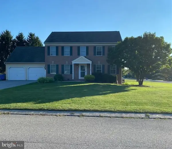 120 Riding Silks Ln, YORK, PA 17404