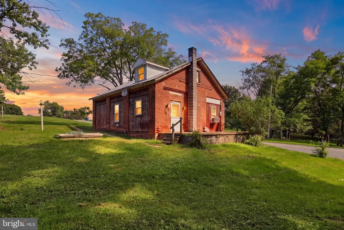 6070 Salem Run Rd, Dover, PA 17315 - #1