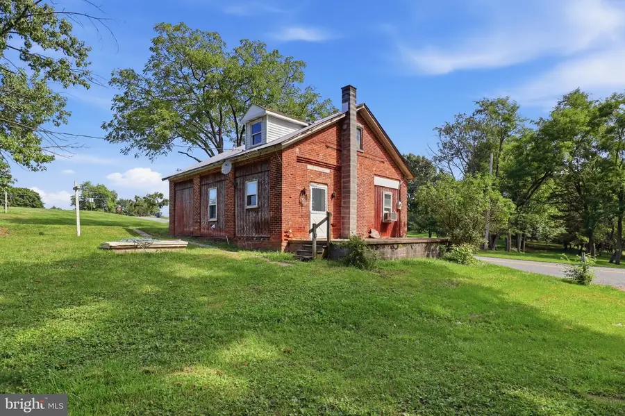 6070 Salem Run Rd, Dover, PA 17315 - #2