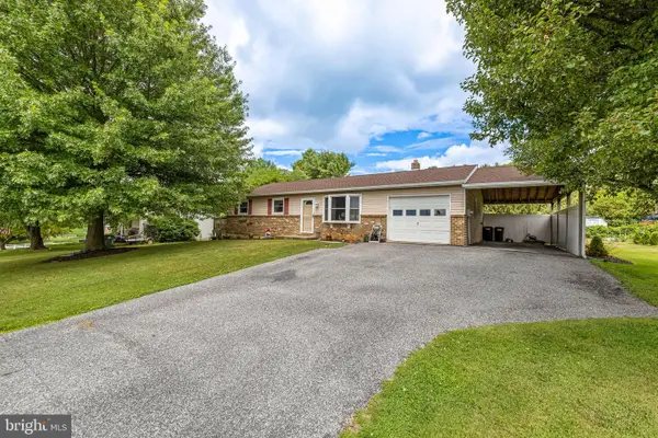 934 Dallas Dr, YORK, PA 17406