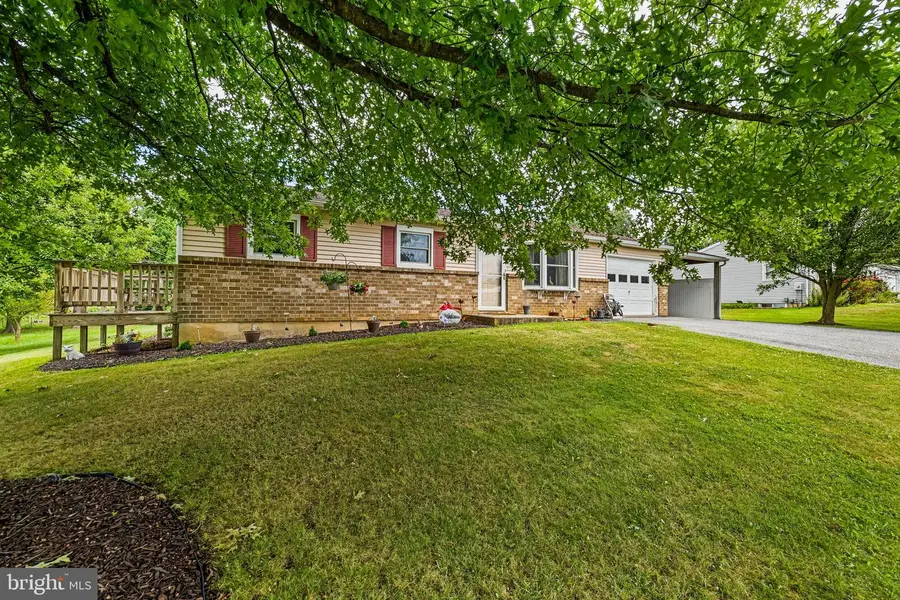 934 Dallas Dr, York, PA 17406 - #2