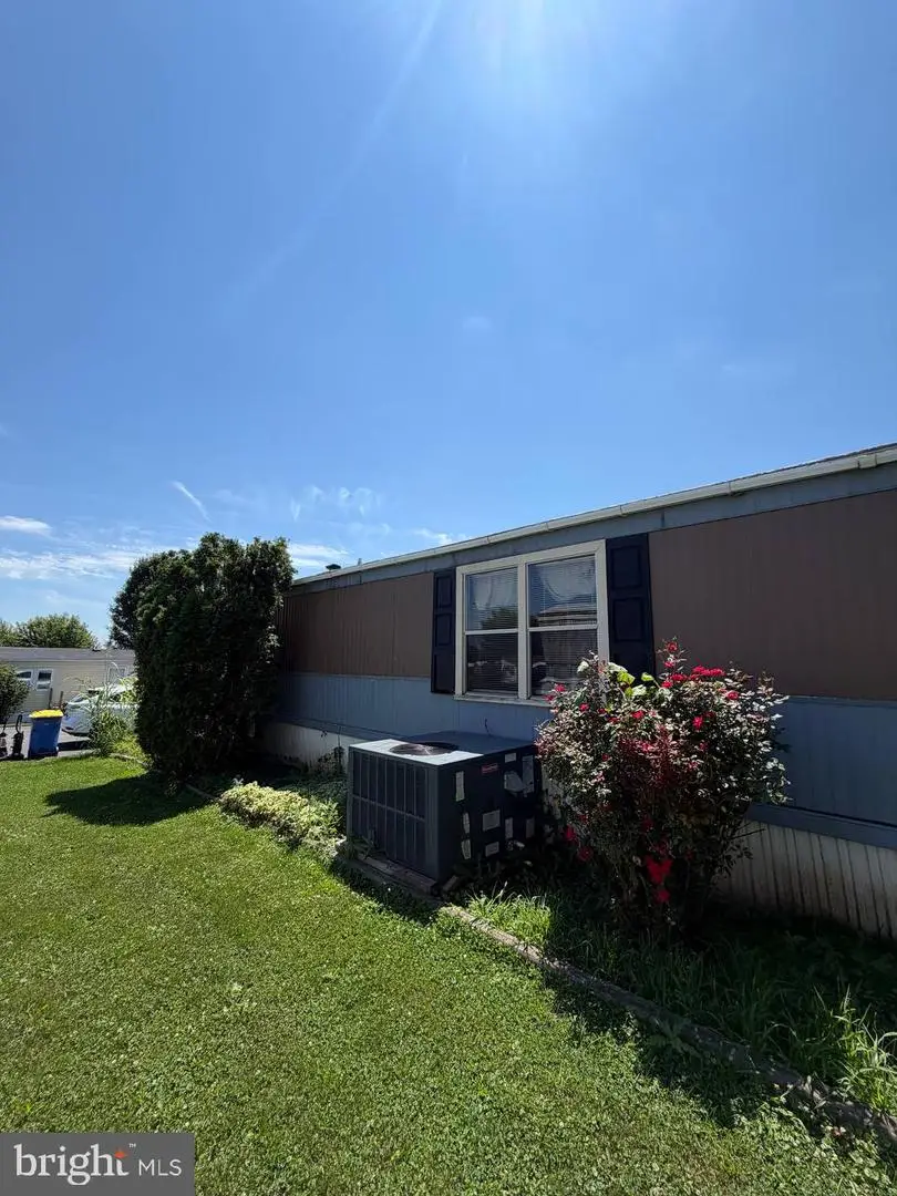 427 Waldorf Dr, York, PA 17404 - #2