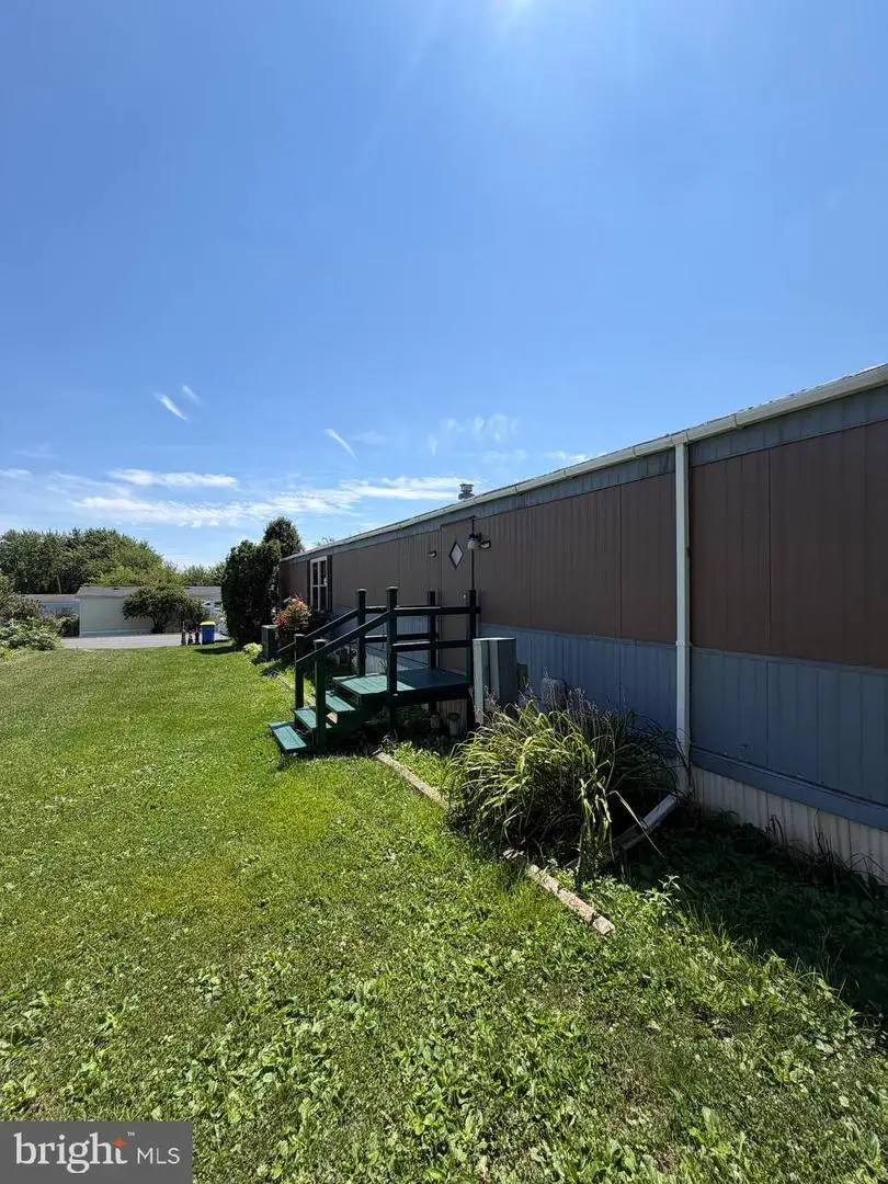 427 Waldorf Dr, York, PA 17404 - #3