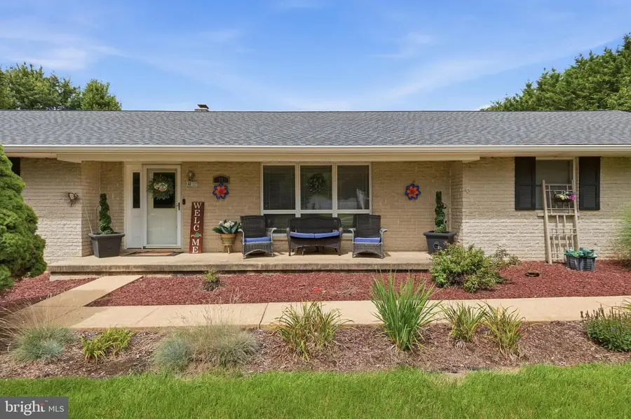 11 Springwood Ave, Stewartstown, PA 17363 - #3