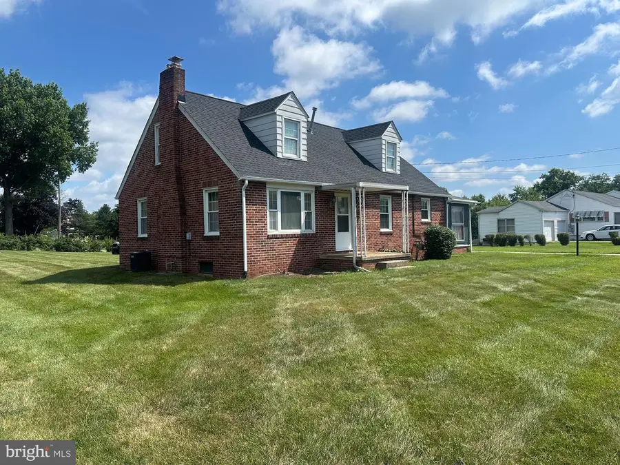 1909 Roosevelt Ave, York, PA 17408 - #3