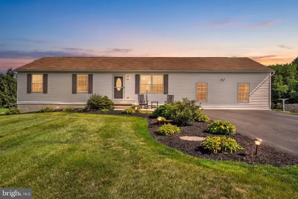 6011 Holly Tree Ct, FELTON, PA 17322