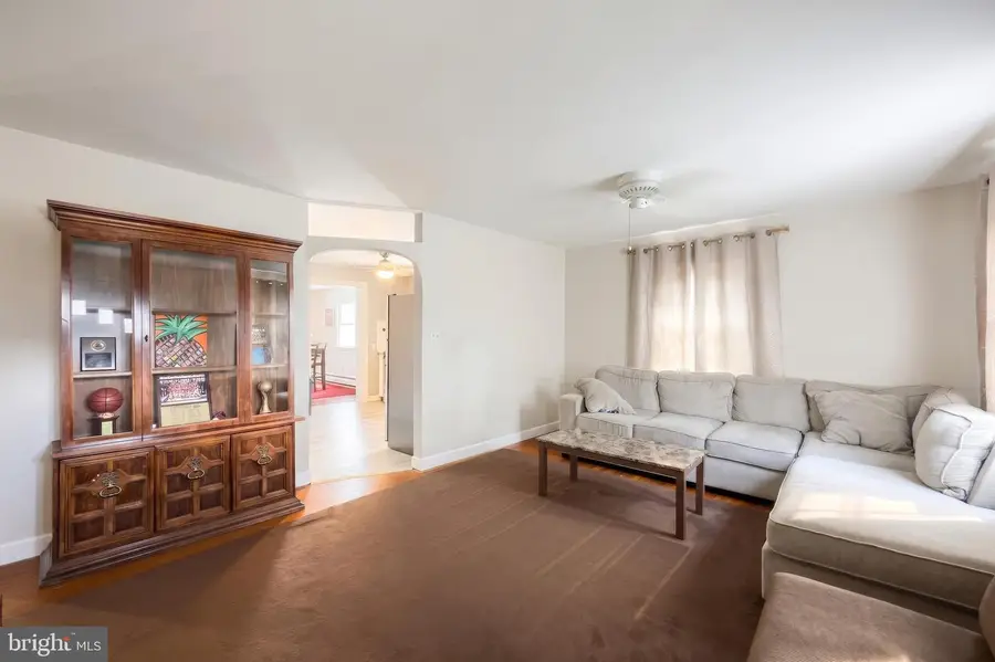 209 Penn St, Hanover, PA 17331 - #3