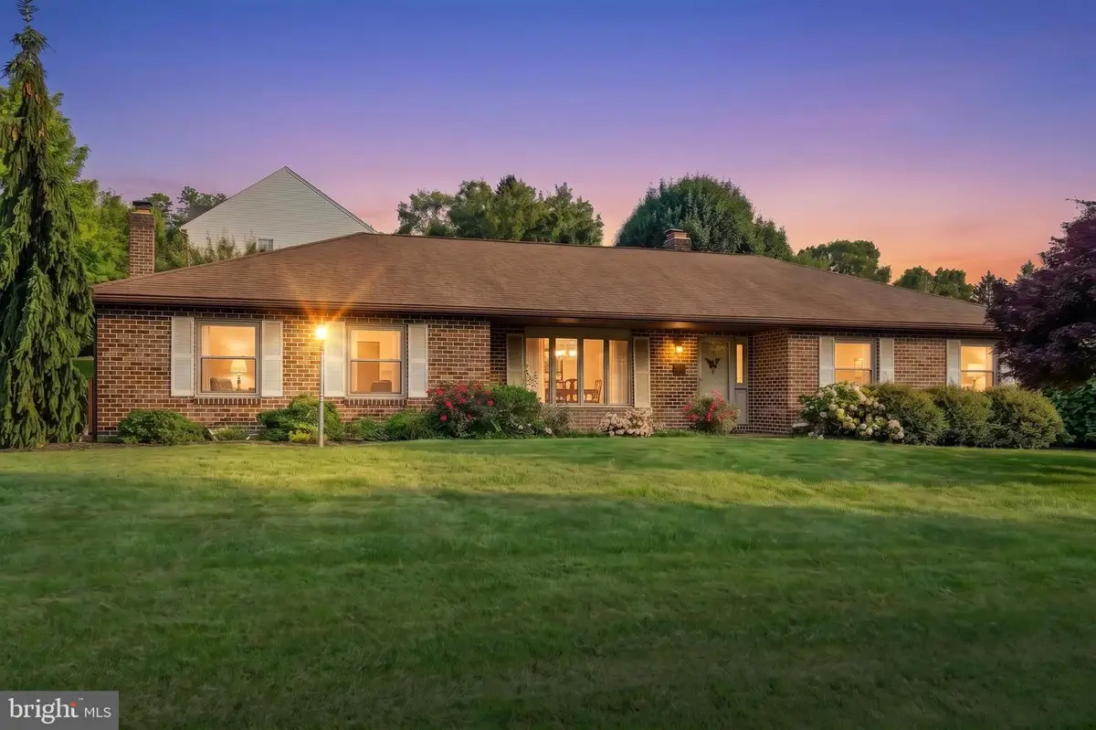 3106 Kingston Rd, York, PA 17402 - #1