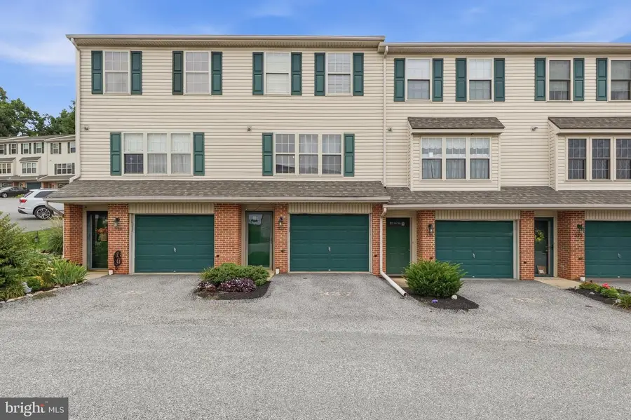 337 Country Club Rd #8, Red Lion, PA 17356 - #2