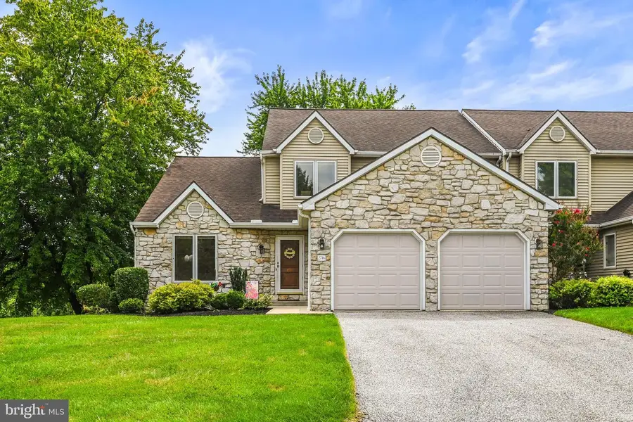 2716 Fairway Dr #2716, York, PA 17402 - #2
