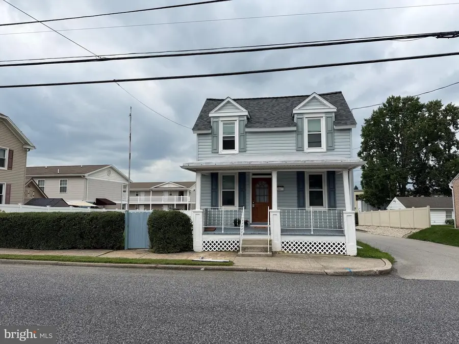 9 Allegheny Ave, Hanover, PA 17331 - #3