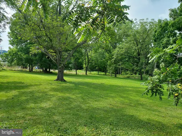 885 W Broadway, RED LION, PA 17356