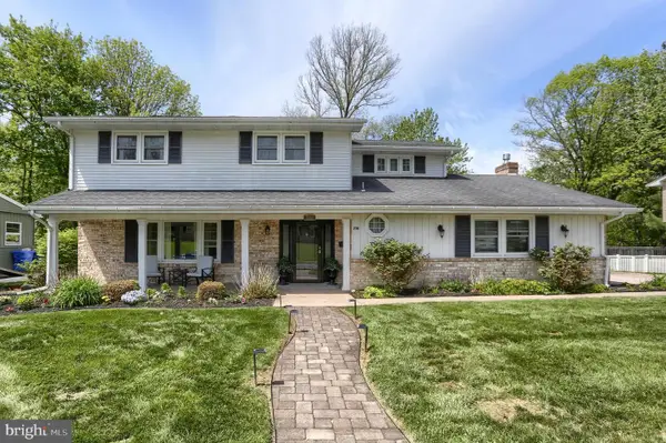 238 Green Lane Dr, CAMP HILL, PA 17011