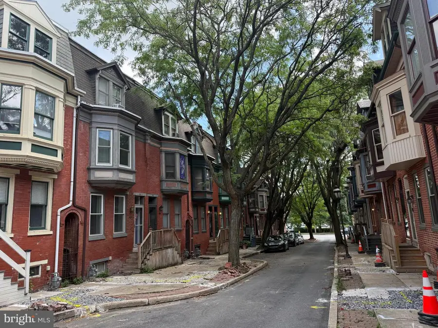 329 E Locust St, York, PA 17403 - #2