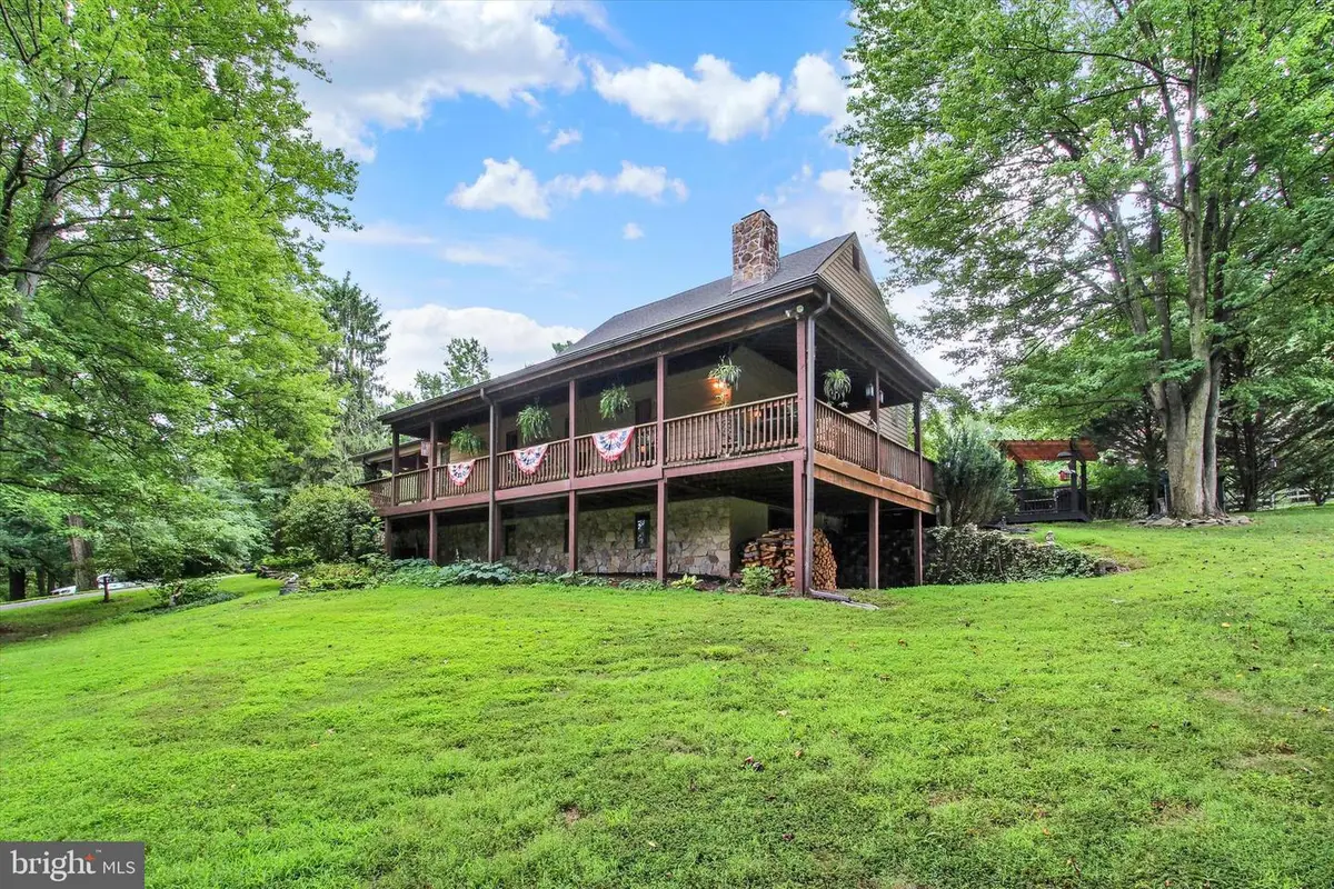 5318 Bentz Rd, Spring Grove, PA 17362 - #1