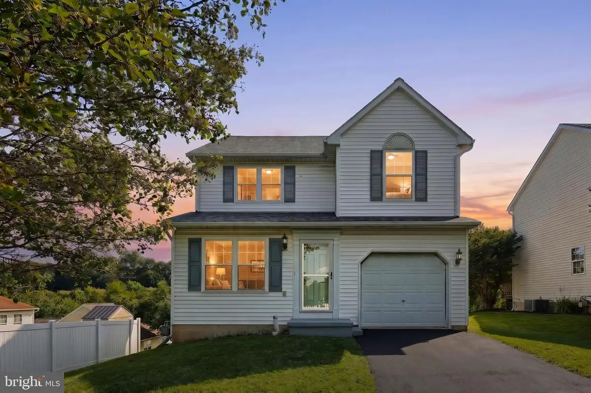 658 Harvest Dr, Dallastown, PA 17313 - #1