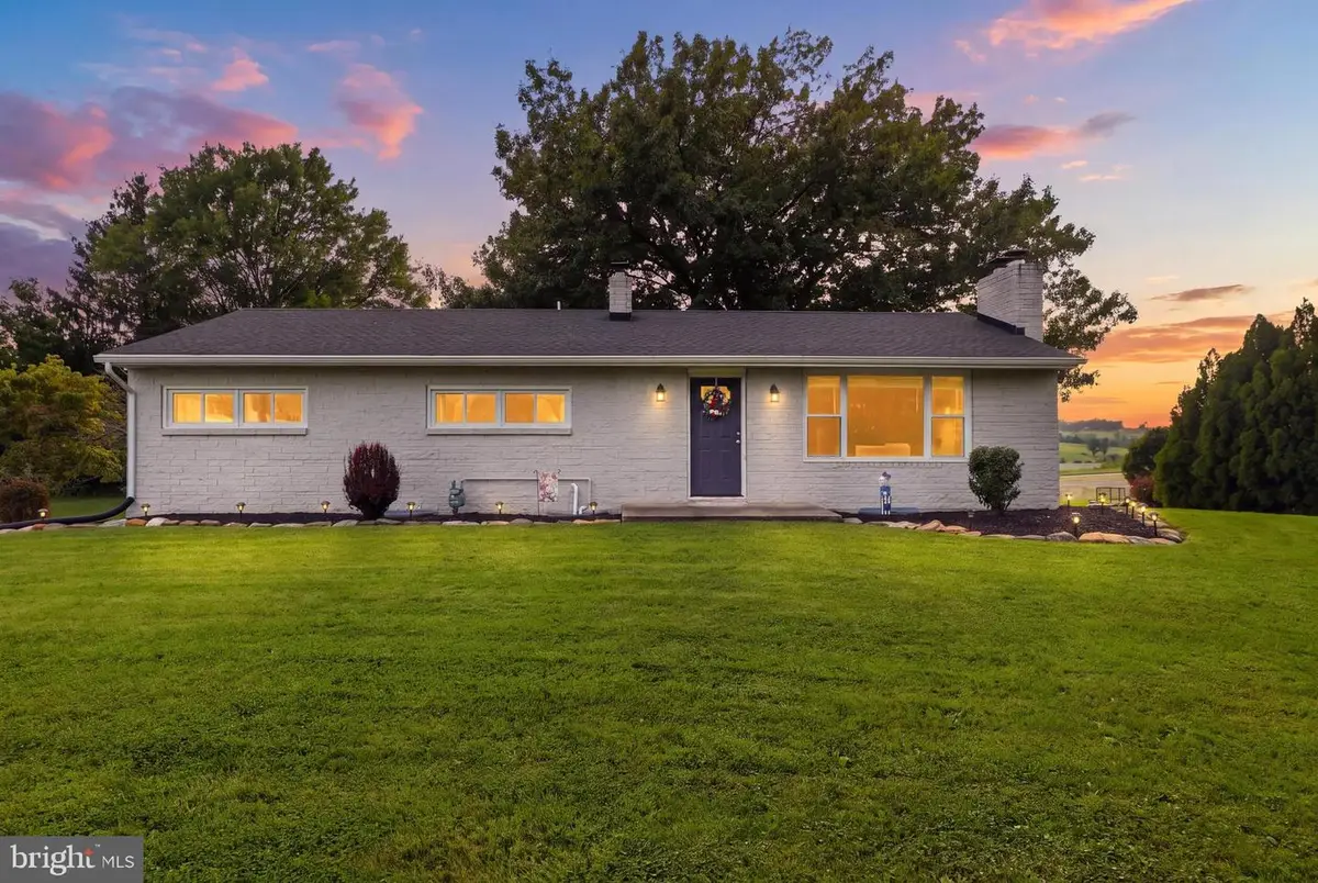 557 Chestnut Hill Rd, York, PA 17402 - #1