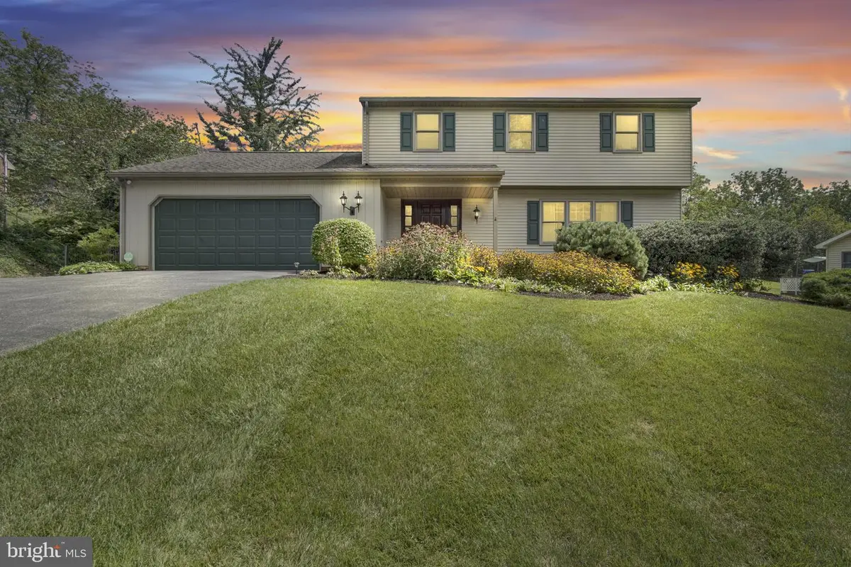 761 Ridgelyn Dr, Dallastown, PA 17313 - #1