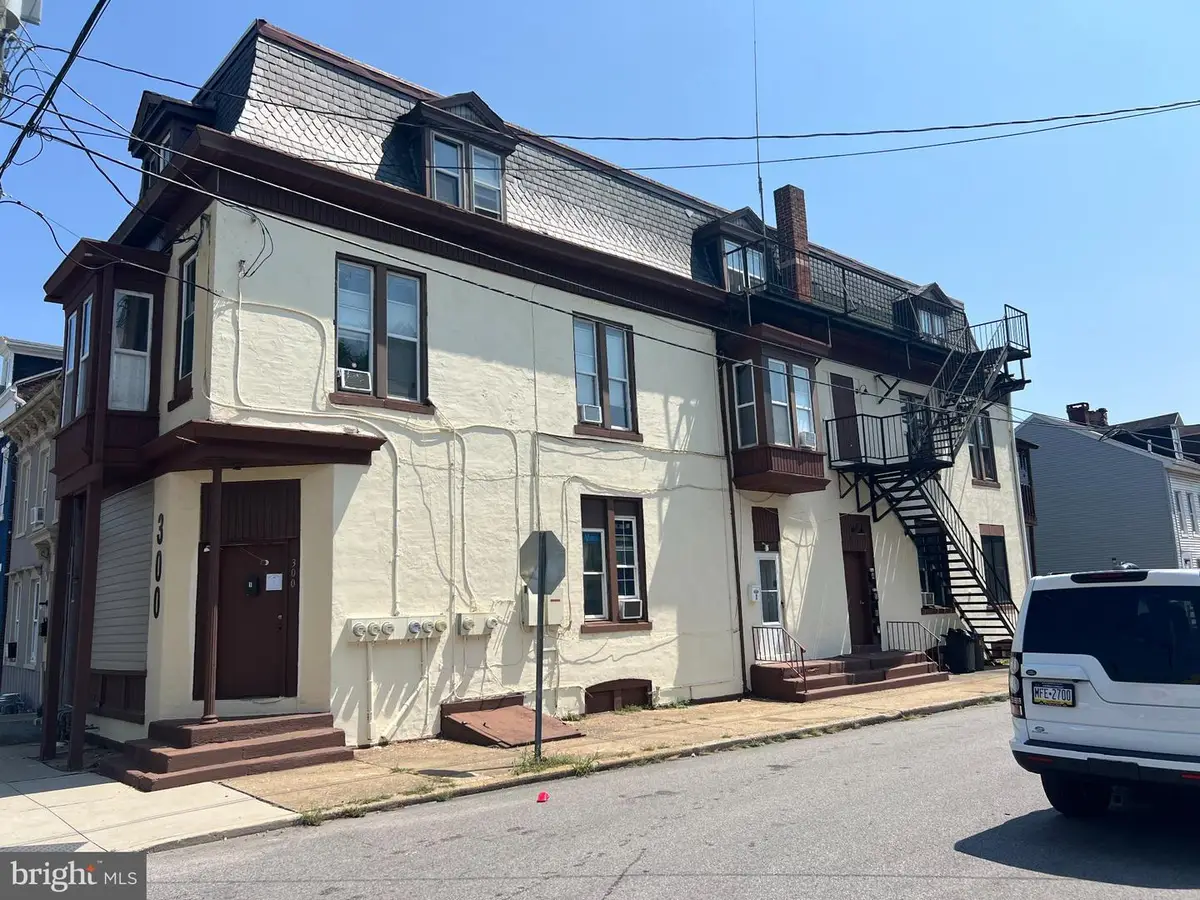 300 Chestnut St, York, PA 17403 - #1