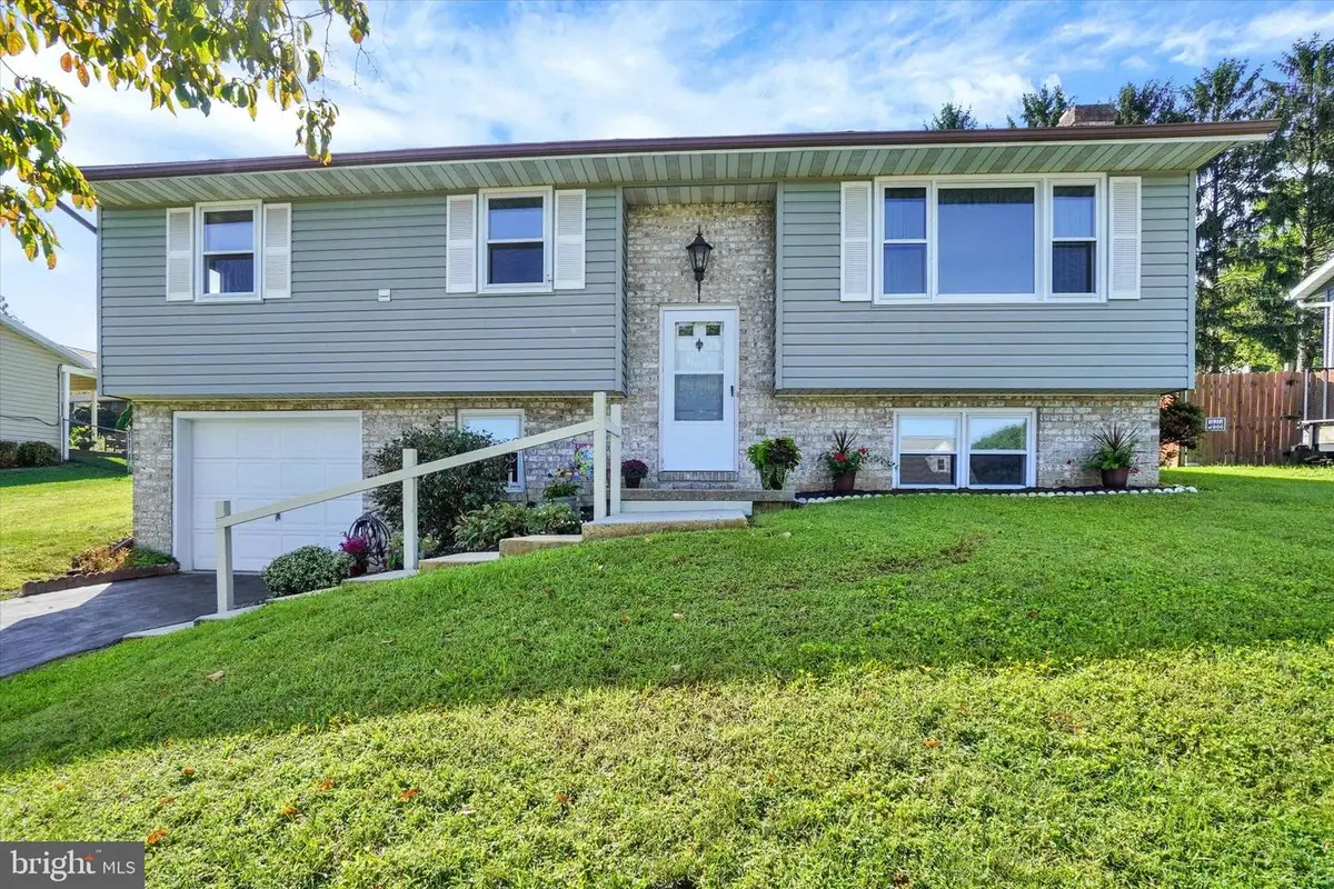 3490 Kingston Rd, York, PA 17402 - #1